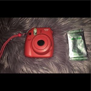 Instax mini 8 includes films